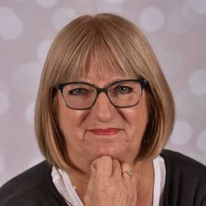 Meet your Posher, Suzanne